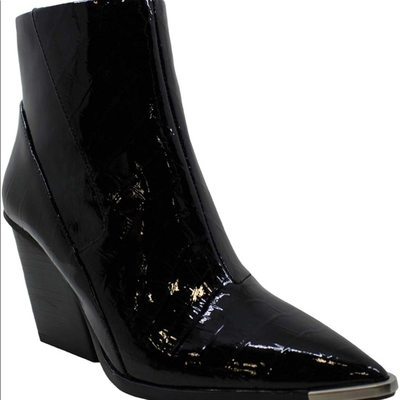 NWT Vince Camuto Black Croc Booties - Picture 2 of 3